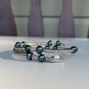 Vantel Pearls wrap bracelet
